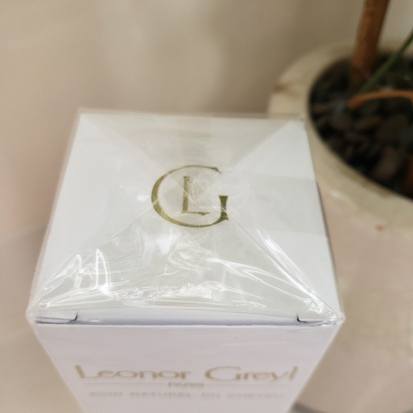 Leonor Greyl Paris Shampoo - Picture 5 of 5